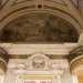 Al di sotto della lunetta, sugli angoli estremi, si stagliano due caratteristici balconcini protetti dalle grate: rappresentano l'unico collegamento ancora esistente tra la chiesa e la Prefettura...